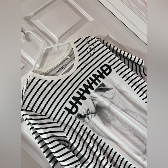 Guess Men Striped White Distressed Tee Size L - Picture 3 of 4